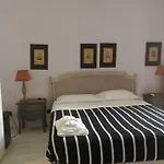 Gatto Bianco Casa Dei Venti